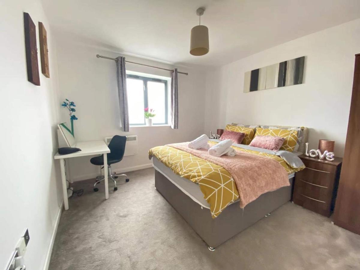 Beach Front Apt With Stunning Sea View Swansea Exteriör bild