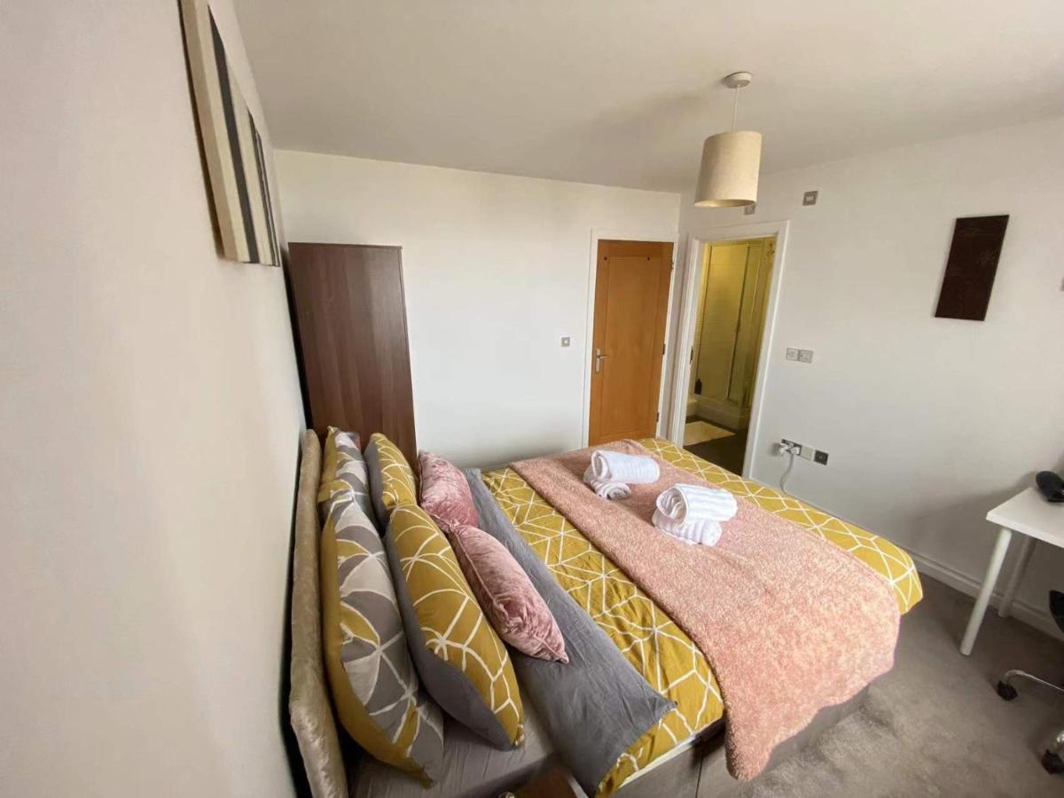 Beach Front Apt With Stunning Sea View Swansea Exteriör bild