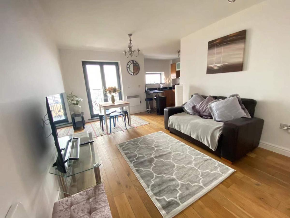 Beach Front Apt With Stunning Sea View Swansea Exteriör bild