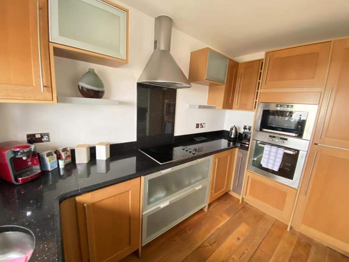 Beach Front Apt With Stunning Sea View Swansea Exteriör bild