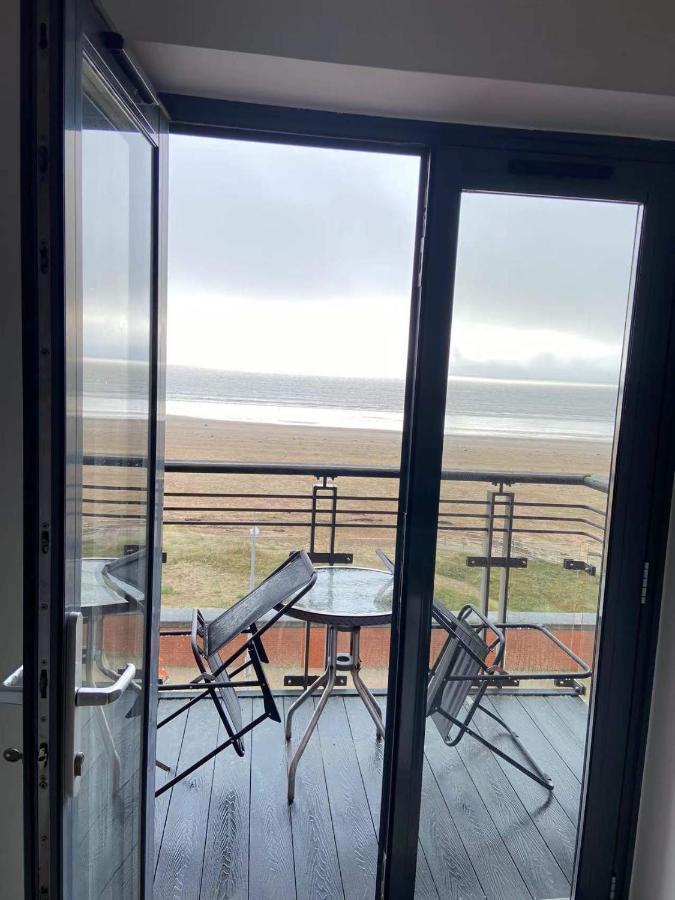 Beach Front Apt With Stunning Sea View Swansea Exteriör bild
