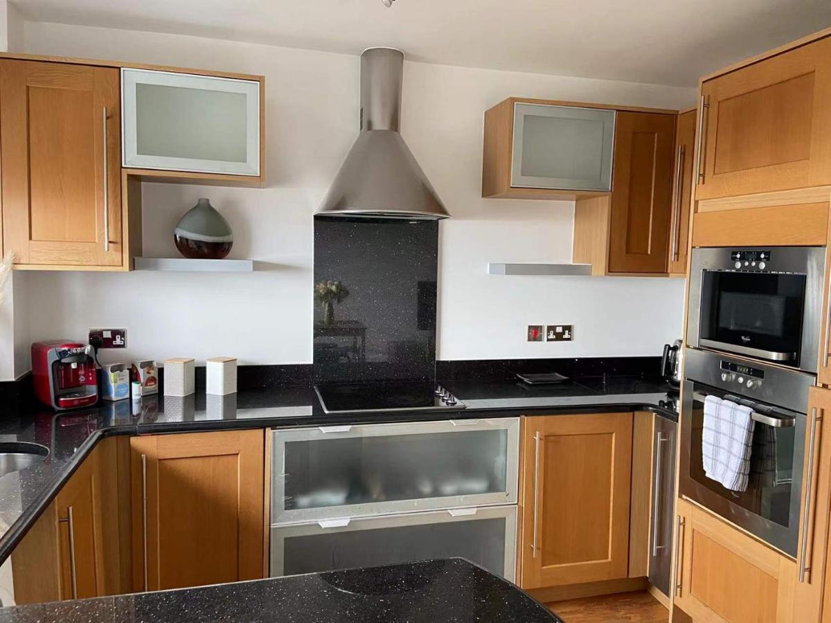Beach Front Apt With Stunning Sea View Swansea Exteriör bild