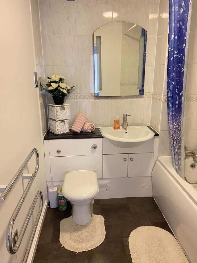 Beach Front Apt With Stunning Sea View Swansea Exteriör bild