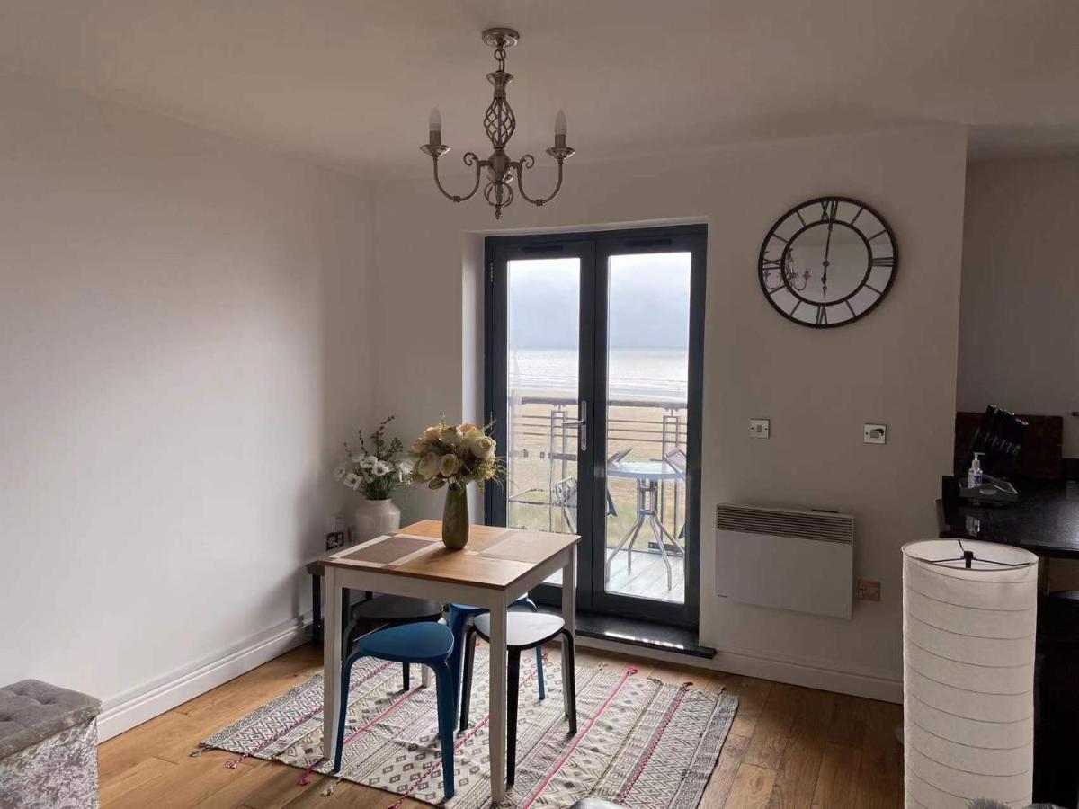 Beach Front Apt With Stunning Sea View Swansea Exteriör bild