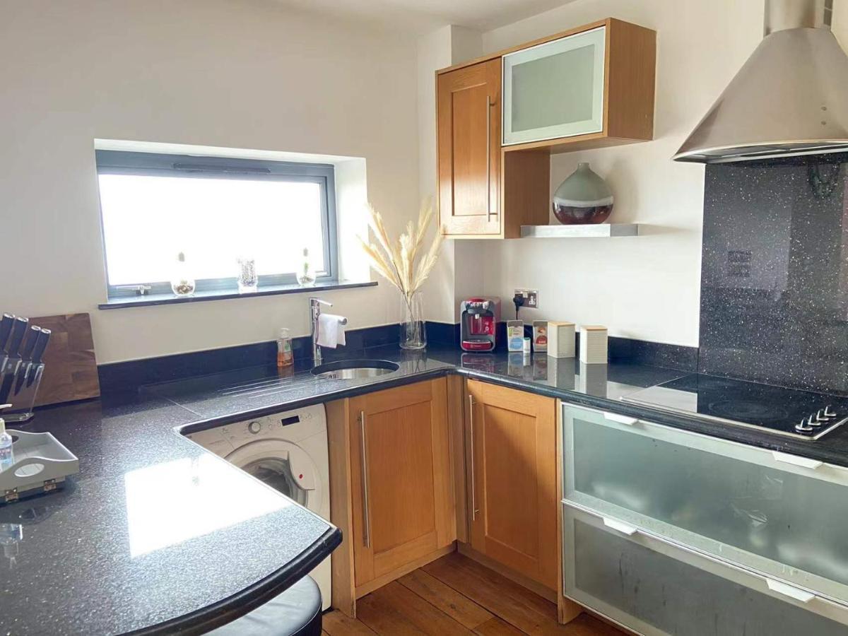 Beach Front Apt With Stunning Sea View Swansea Exteriör bild