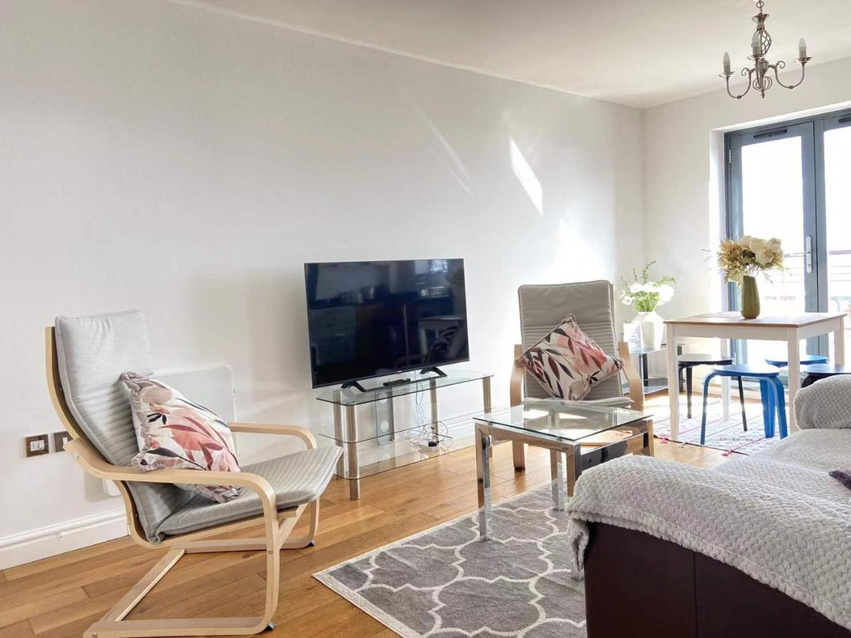 Beach Front Apt With Stunning Sea View Swansea Exteriör bild