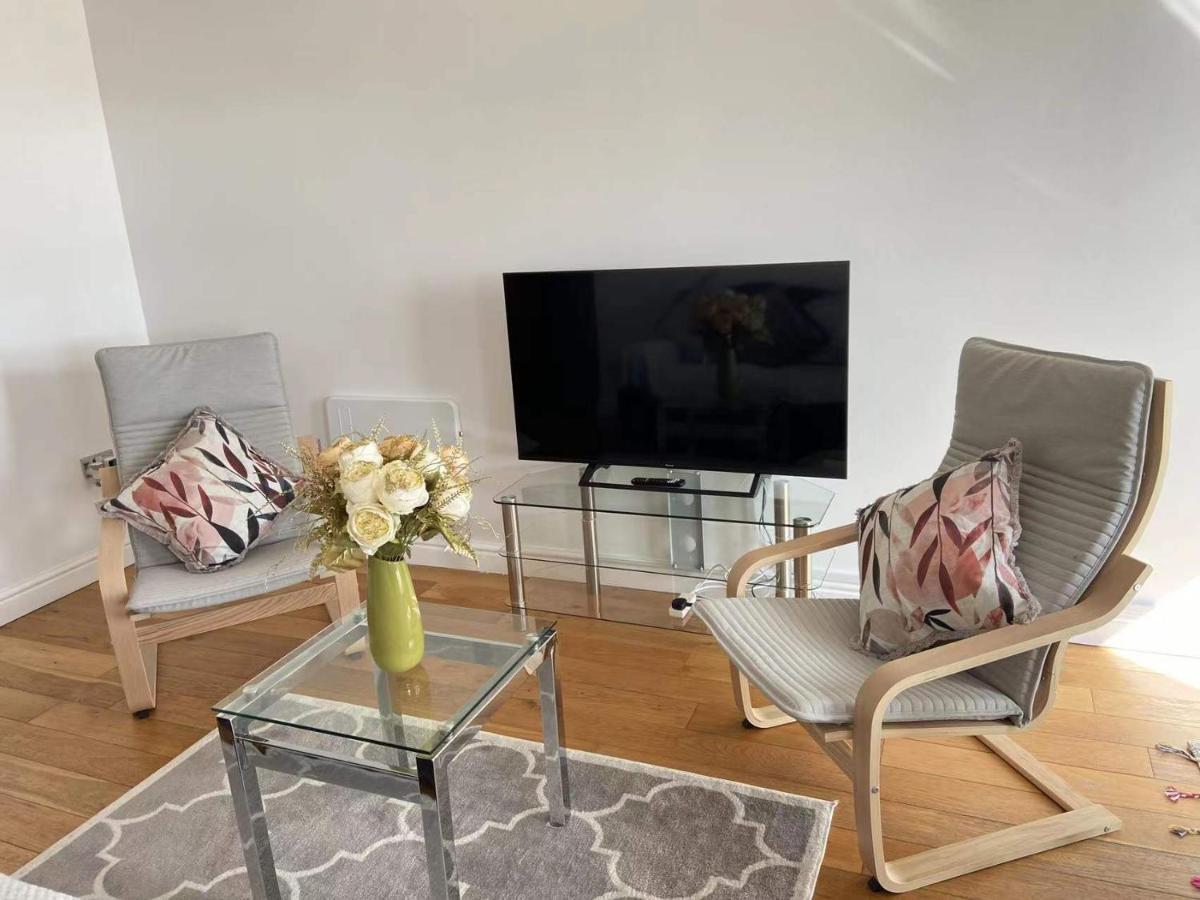 Beach Front Apt With Stunning Sea View Swansea Exteriör bild